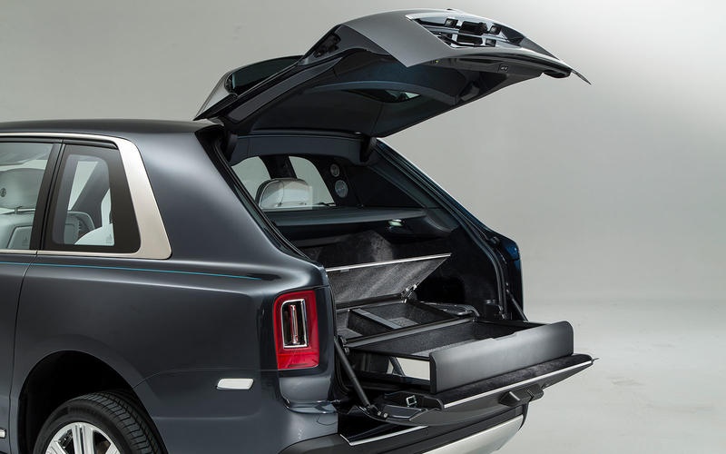Rolls-Royce Cullinan: đối thủ đáng gờm của Bentley Bentayga ảnh 4 Rolls-Royce Cullinan: doi thu dang gom cua Bentley Bentayga anh 4