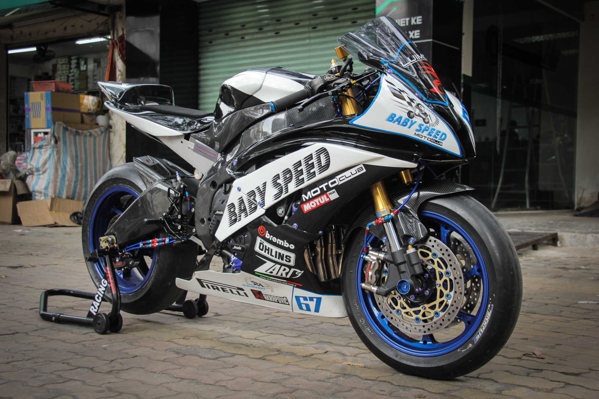Yamaha R6 do phong cach xe dua MotoGP tai Sai Gon hinh anh