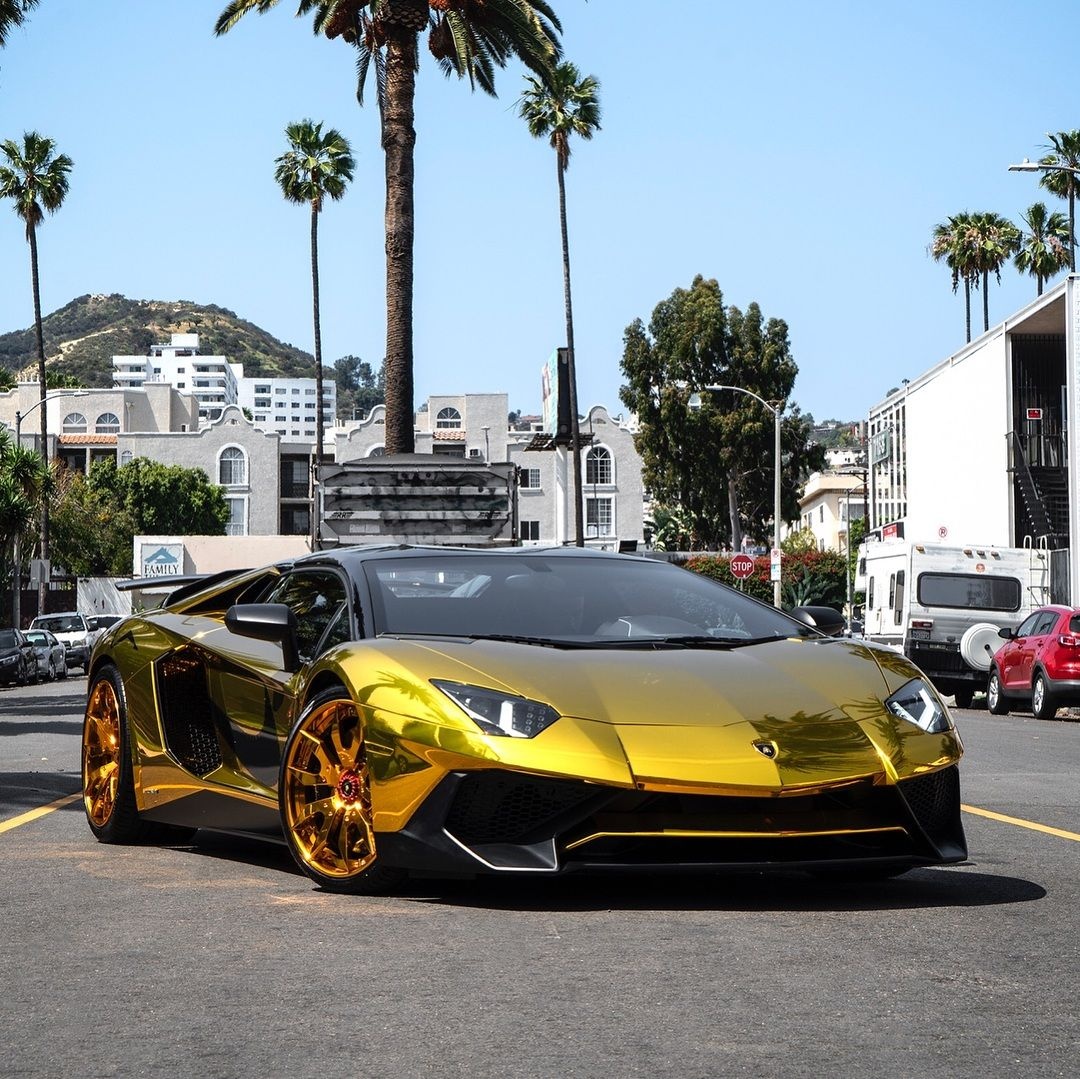 Siêu xe Lamborghini ánh vàng của ca sĩ Chris Brown ảnh 5 Sieu xe Lamborghini anh vang cua ca si Chris Brown anh 5