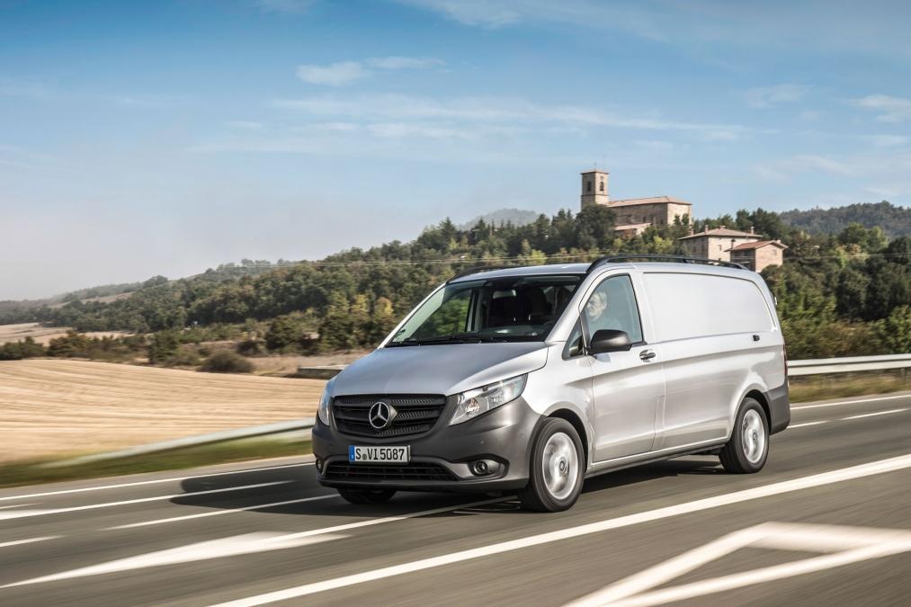 Mercedes thu hồi 600.000 chiếc C-Class và G-Class ảnh 1 Mercedes thu hoi 600.000 chiec C-Class va G-Class anh 1