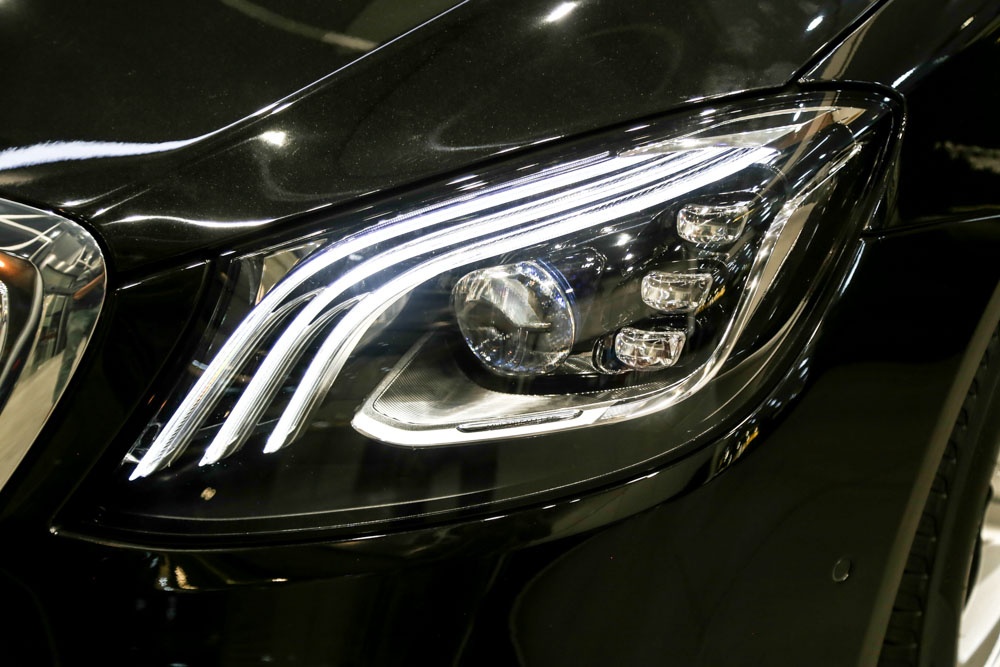 Can canh Mercedes-Benz S450 anh 4