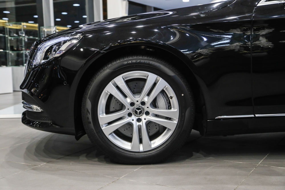 Can canh Mercedes-Benz S450 anh 16
