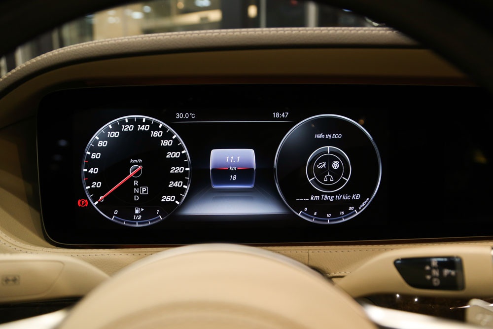 Can canh Mercedes-Benz S450 anh 11