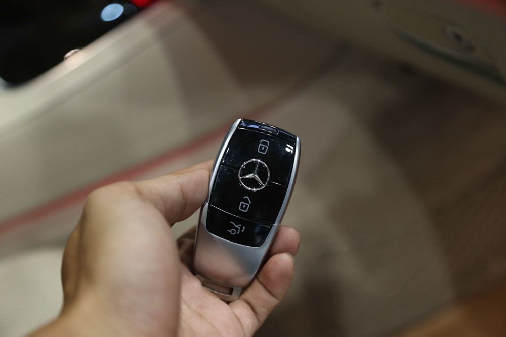 Can canh Mercedes-Benz S450 anh 18