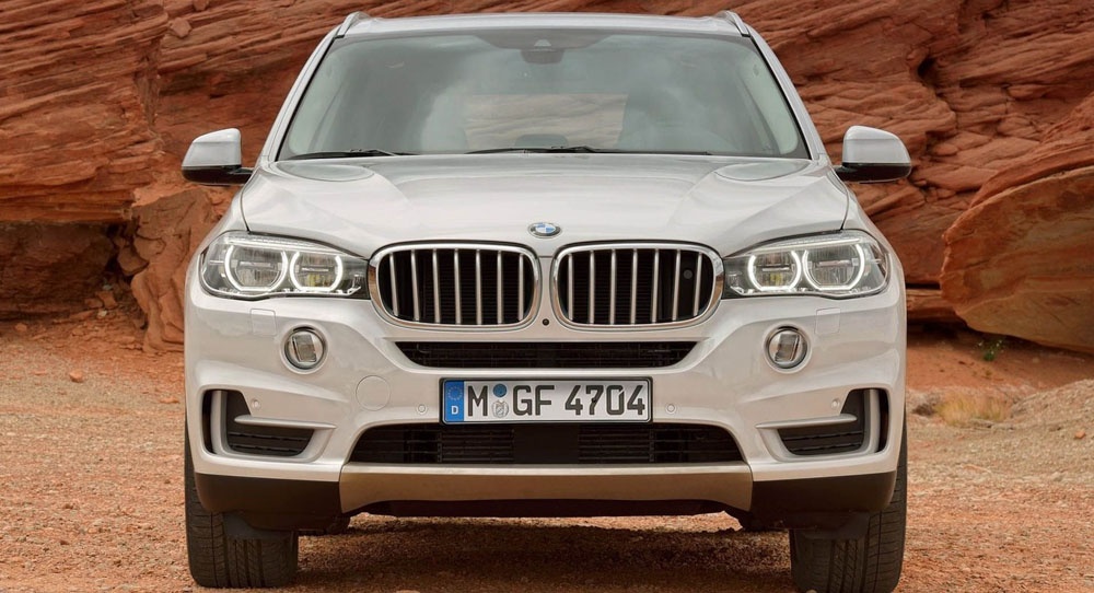 So sanh BMW X5 2019 va BMW X5 cu anh 7
