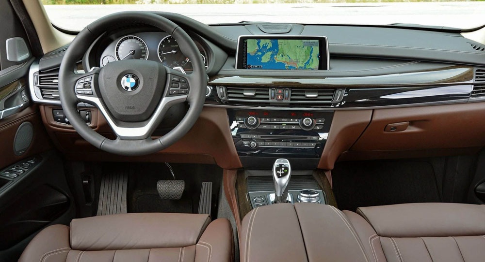 So sanh BMW X5 2019 va BMW X5 cu anh 15