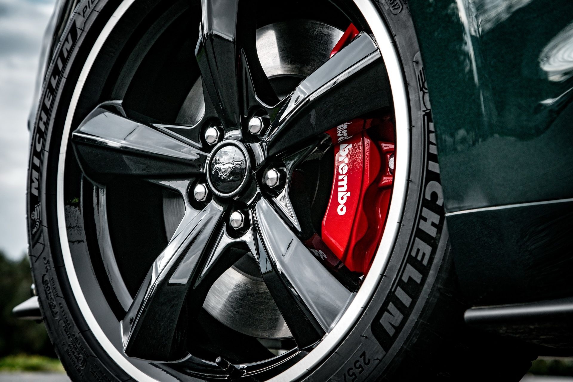 Ford Mustang Bullitt gia khoang 63.000 USD anh 4