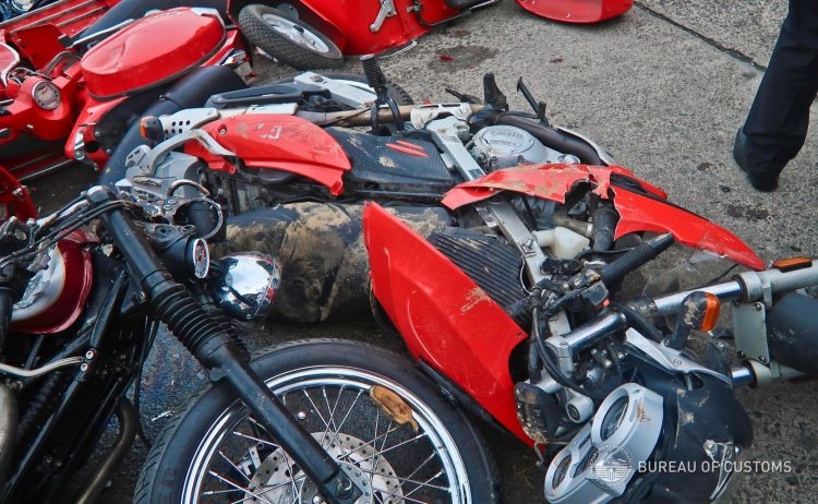 Dan moto xe may hon tram chiec bi nghien nat anh 4