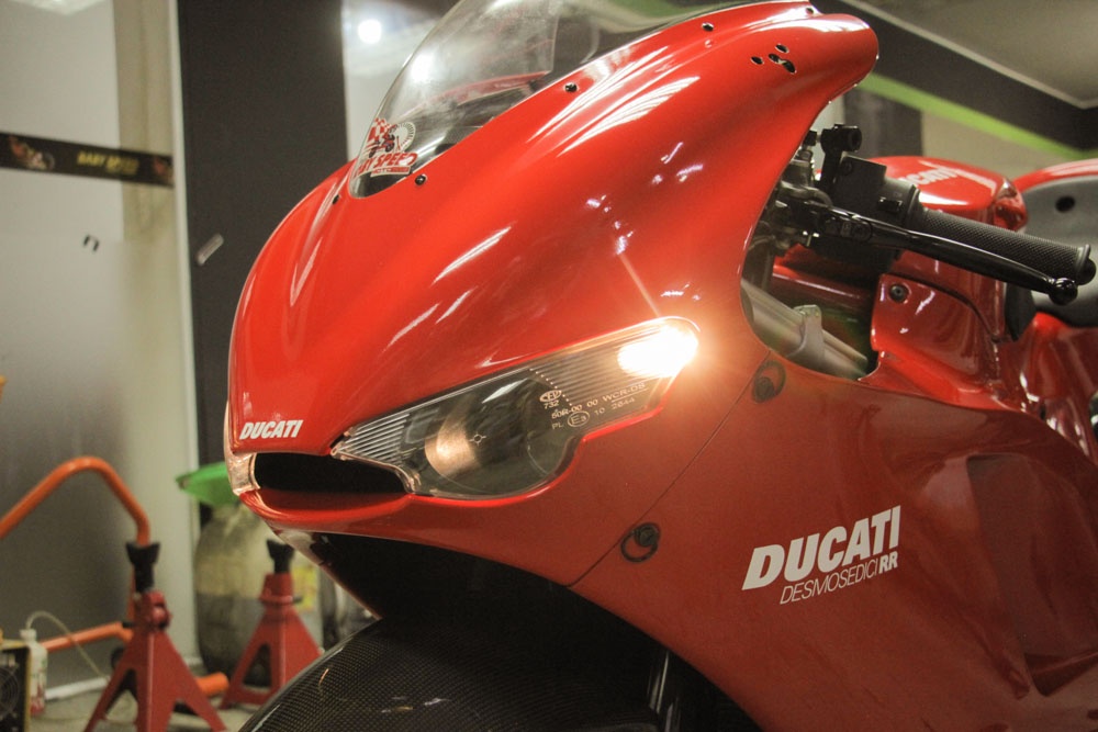 Can canh Ducati Desmosedici RR dau tien tai Viet Nam anh 6