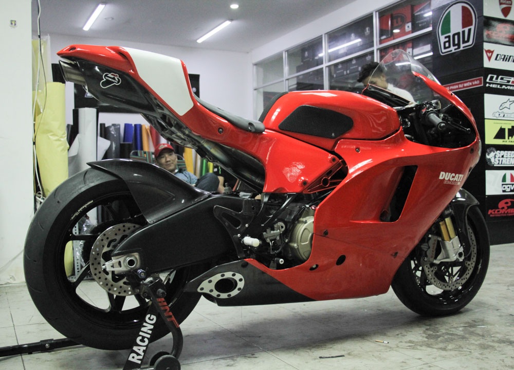Can canh Ducati Desmosedici RR dau tien tai Viet Nam anh 5