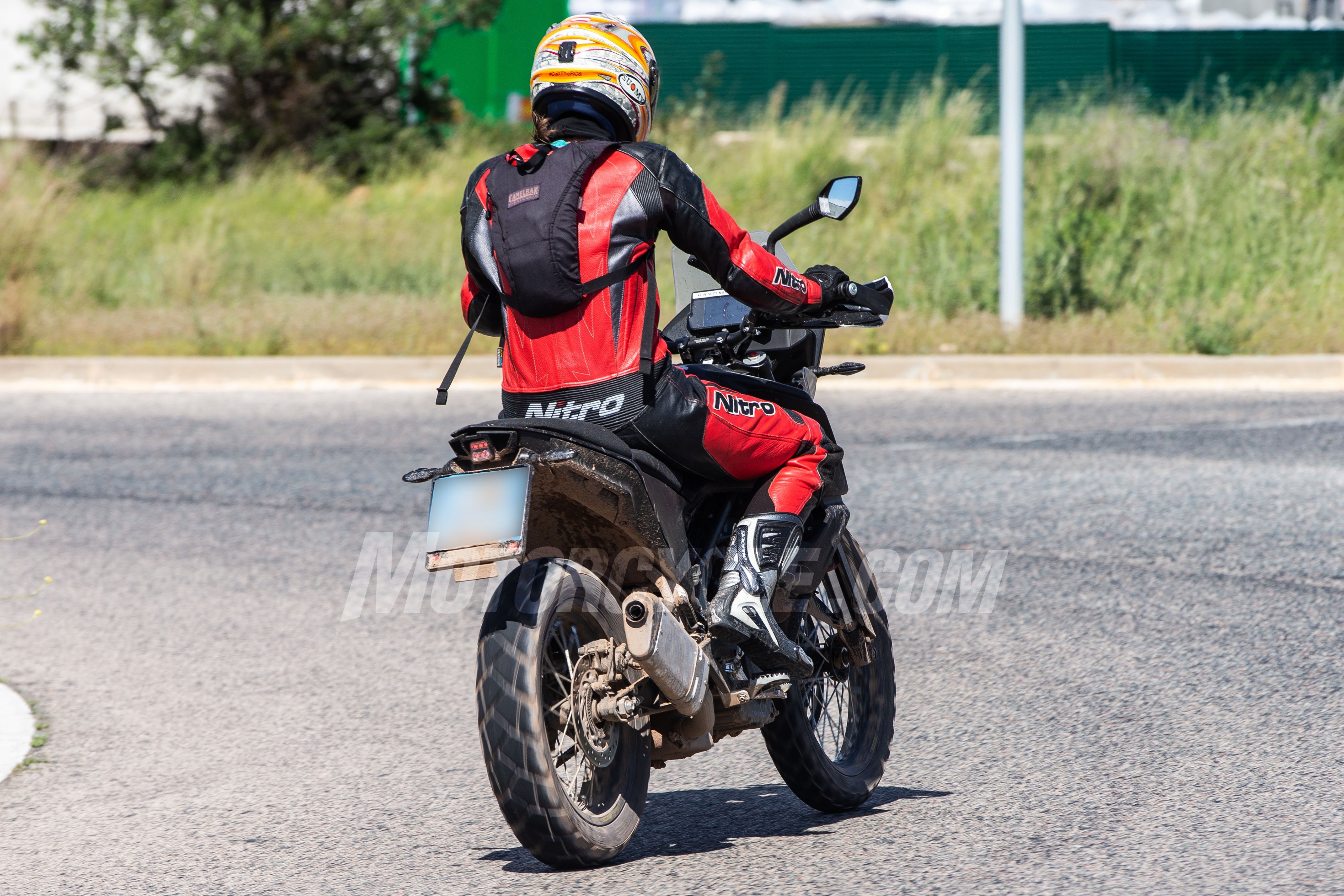 KTM 390 Adventure bat ngo lo dien anh 8