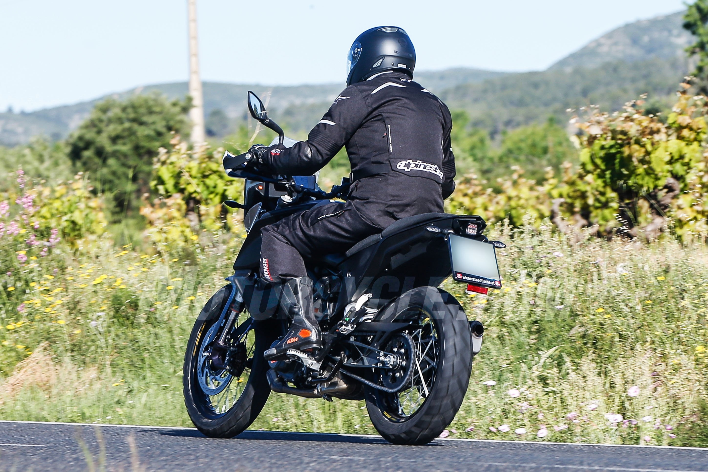 KTM 390 Adventure bat ngo lo dien anh 5