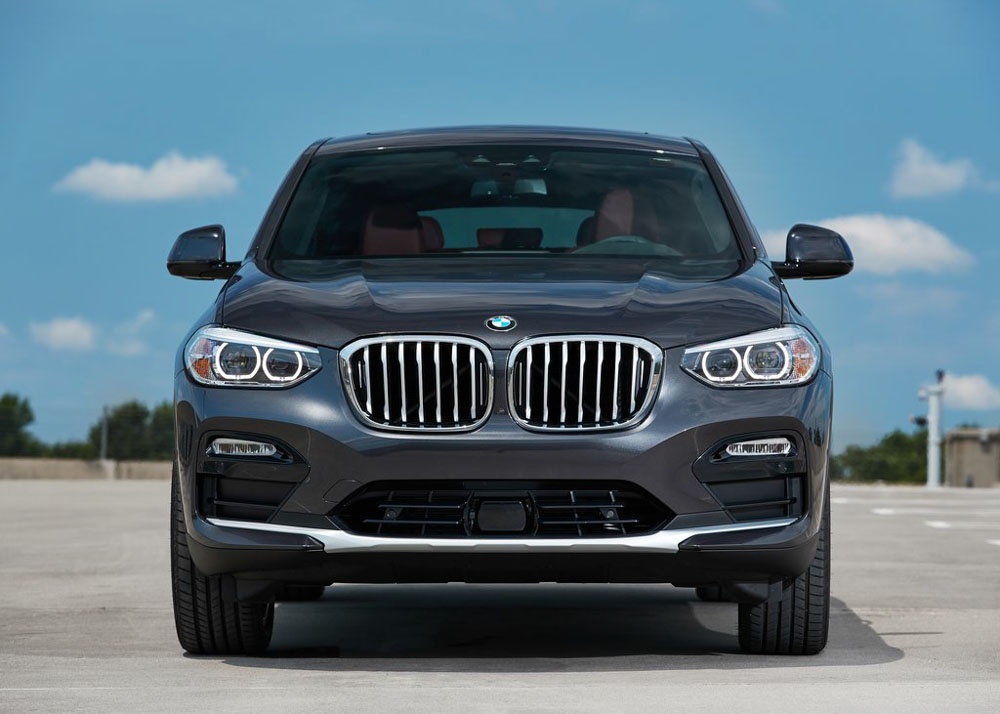 BMW X4 2019 gia tu 51.000 USD, doi dau Mercedes GLC coupe hinh anh