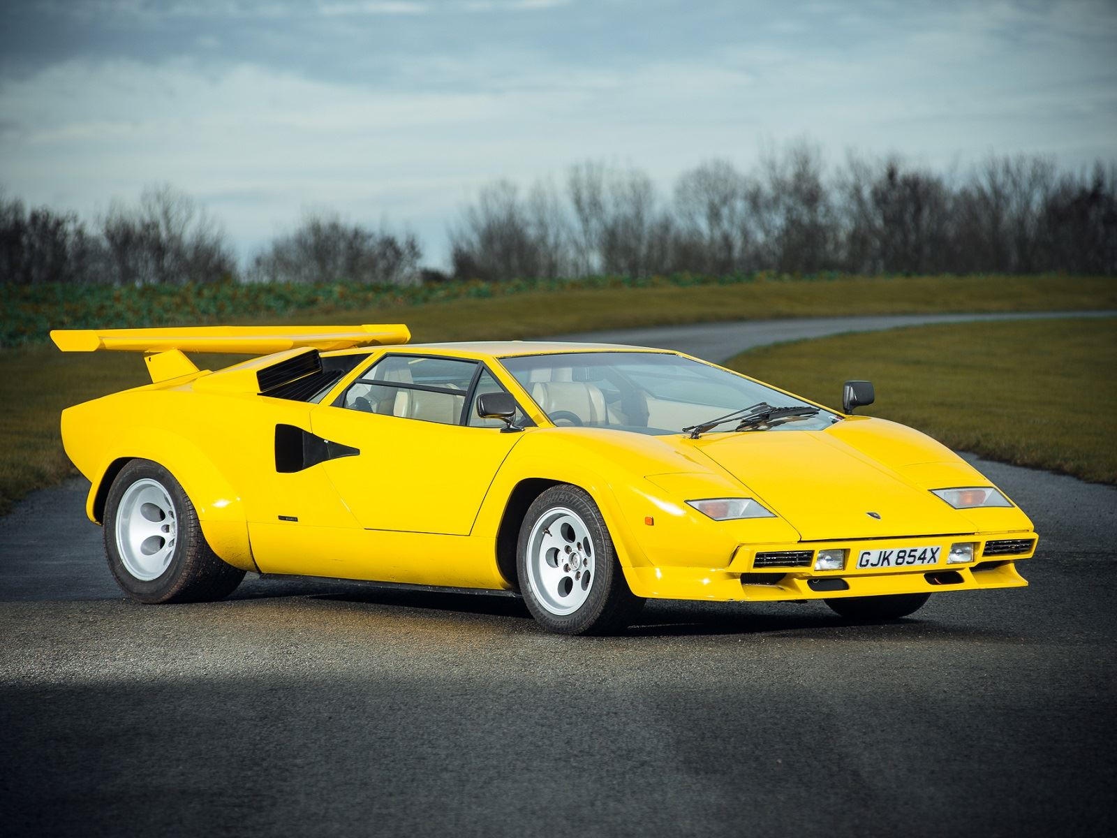 Nhung mau xe dong co V12 huyen thoai anh 3