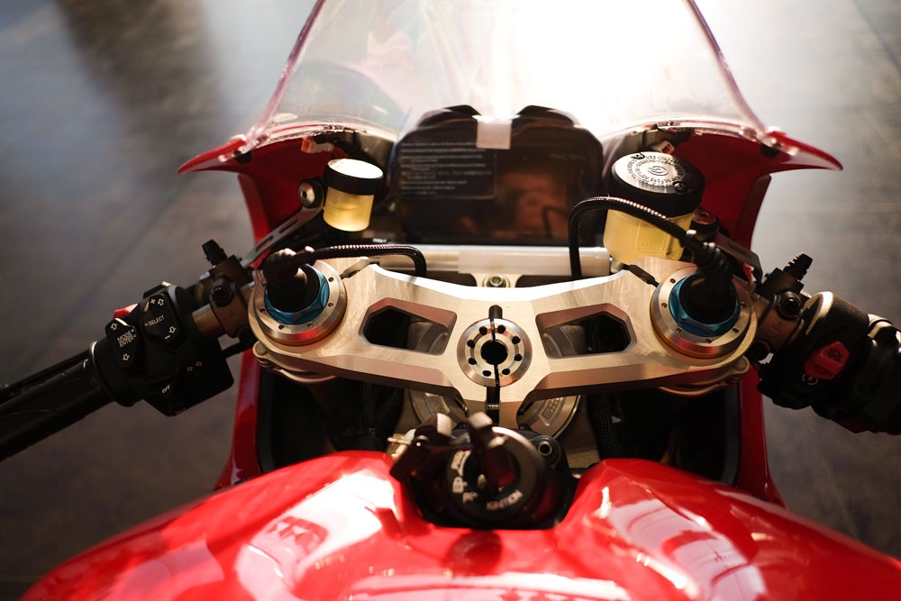 Ducati Panigale V4 S nhap Italy chinh hang dau tien tai VN anh 5