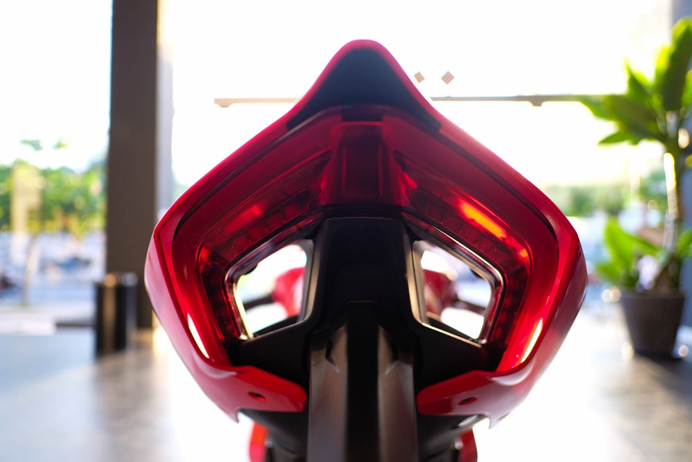 Ducati Panigale V4 S nhap Italy chinh hang dau tien tai VN anh 4