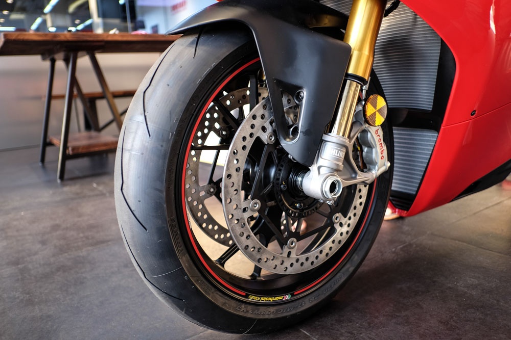 Ducati Panigale V4 S nhap Italy chinh hang dau tien tai VN anh 8