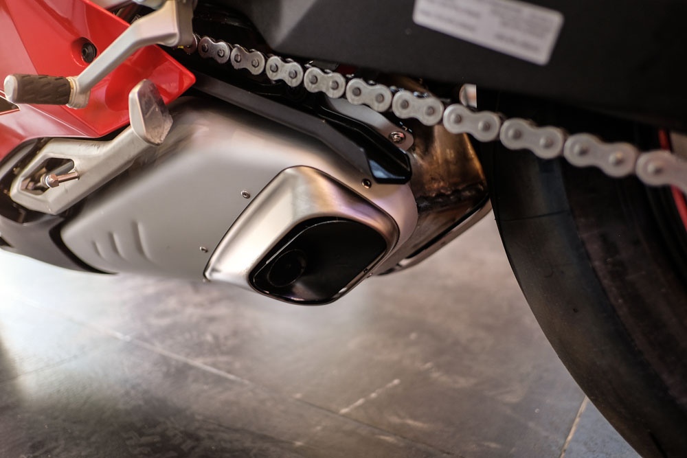 Ducati Panigale V4 S nhap Italy chinh hang dau tien tai VN anh 7