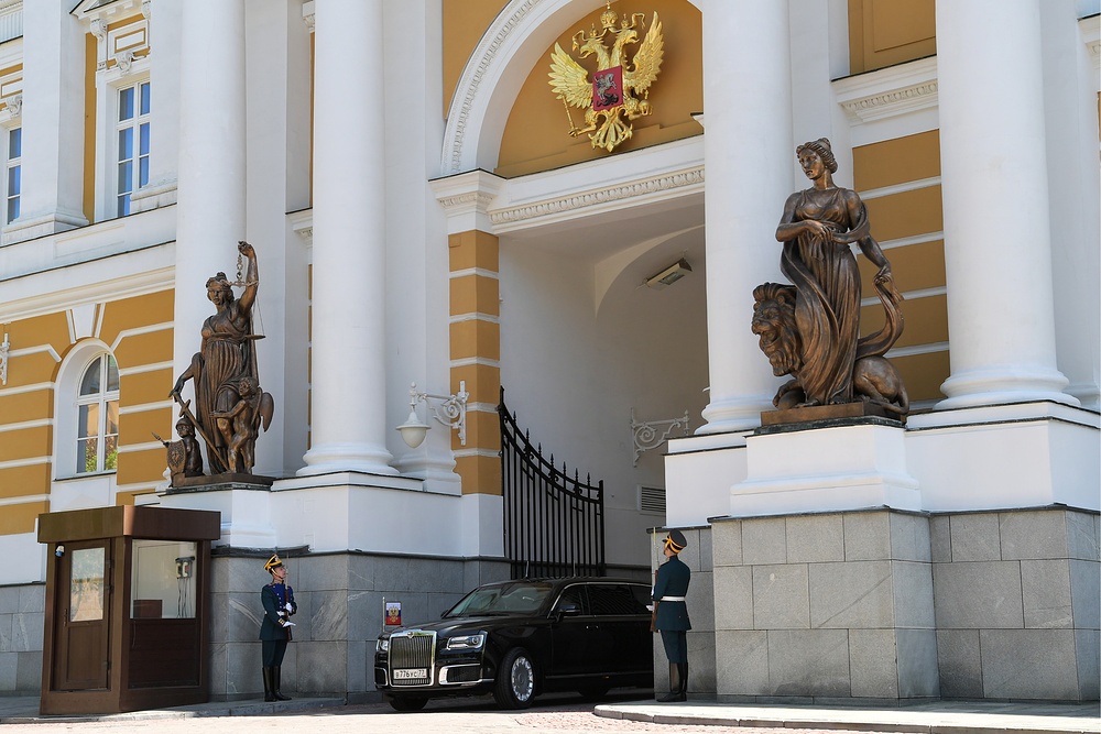 Xe limousine Cortege cua Tong thong Nga Putin anh 3