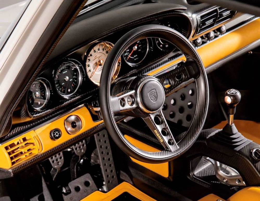 Sieu xe Porsche 911 do tri gia 1, 8 trieu USD anh 10