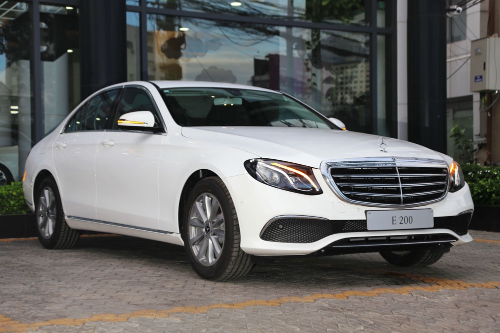 Mercedes-Benz E-Class ra mat ban nang cap tai Viet Nam anh 4