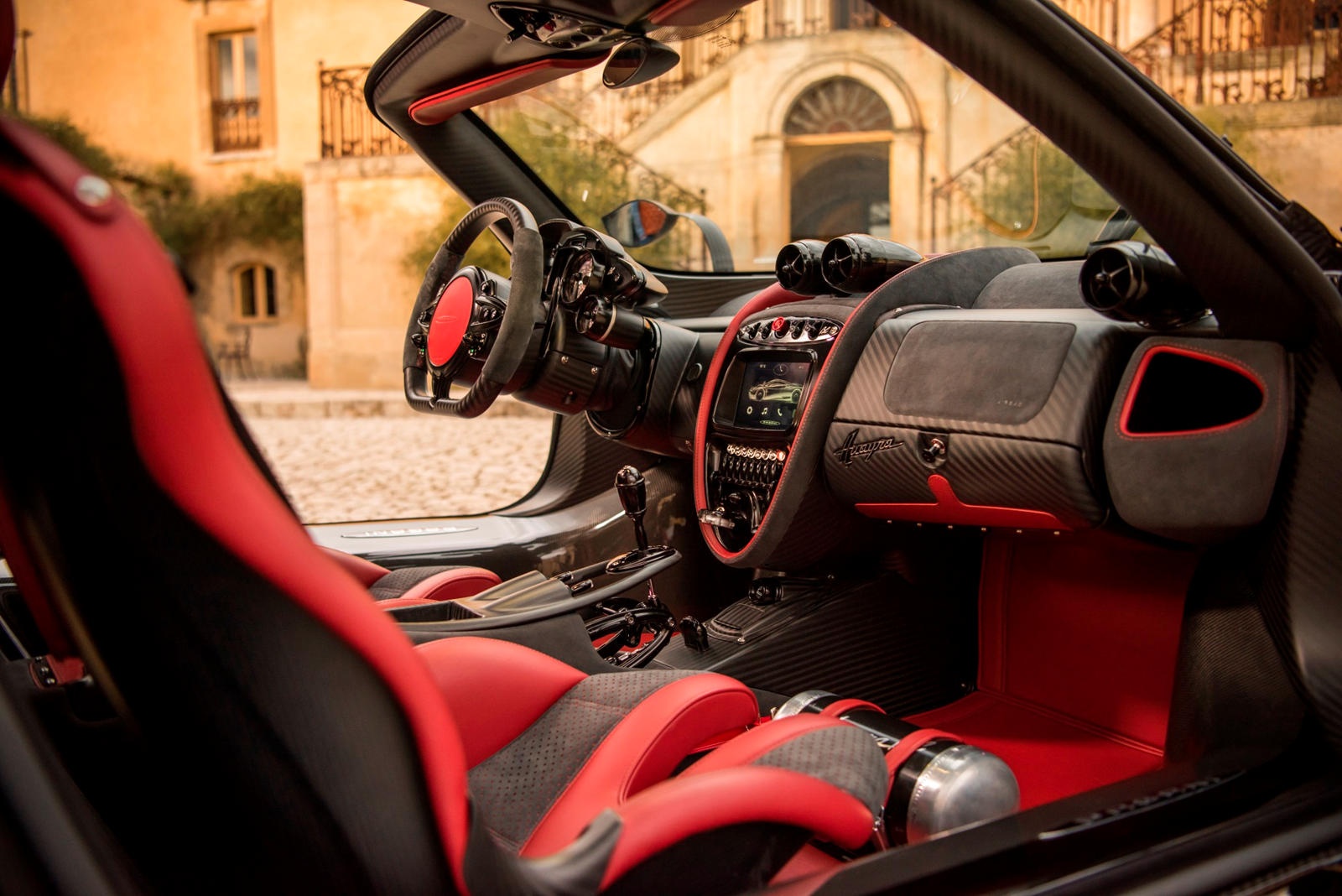 10 sieu xe trieu do co noi that dep nhat anh 2