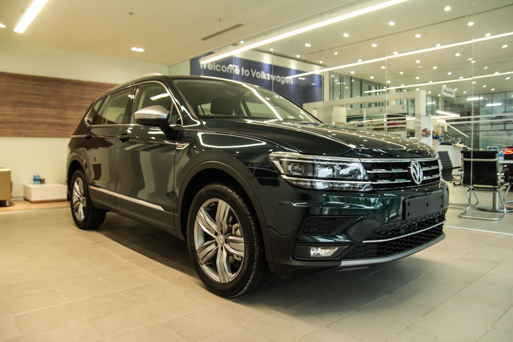 Chi tiet mau SUV Volkswagen Tiguan Allspace 2018 vua ve tay khach hang hinh anh