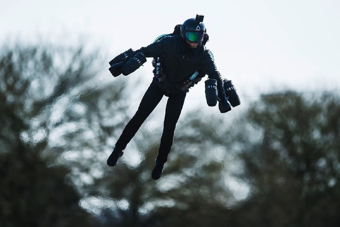 Do phan luc giong 'Iron Man' duoc rao ban anh 1