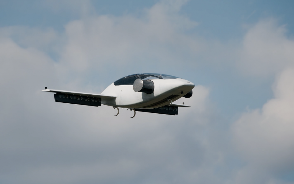 Xe bay VTOL lan dau chay thuu nghiem hinh anh