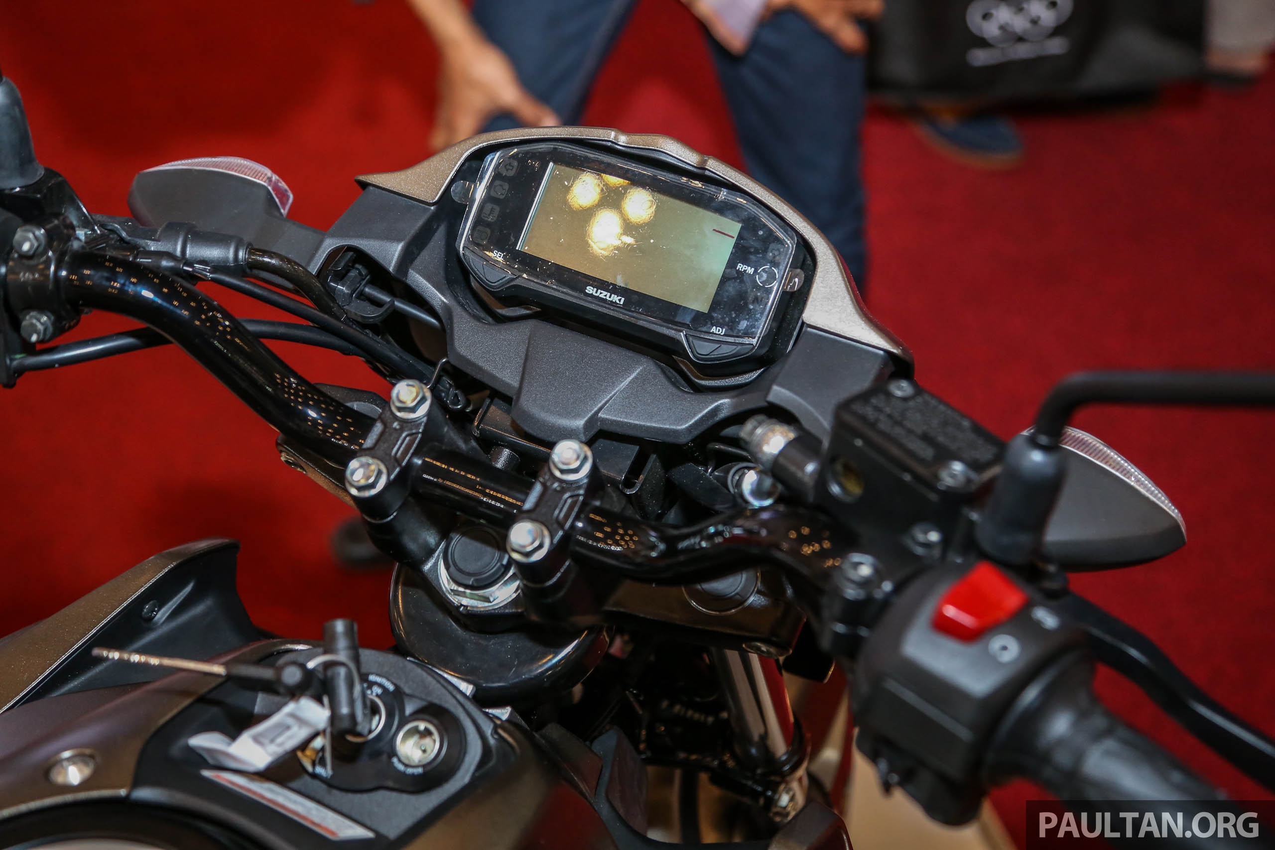 Suzuki GSX-150 Bandit ra mat anh 3