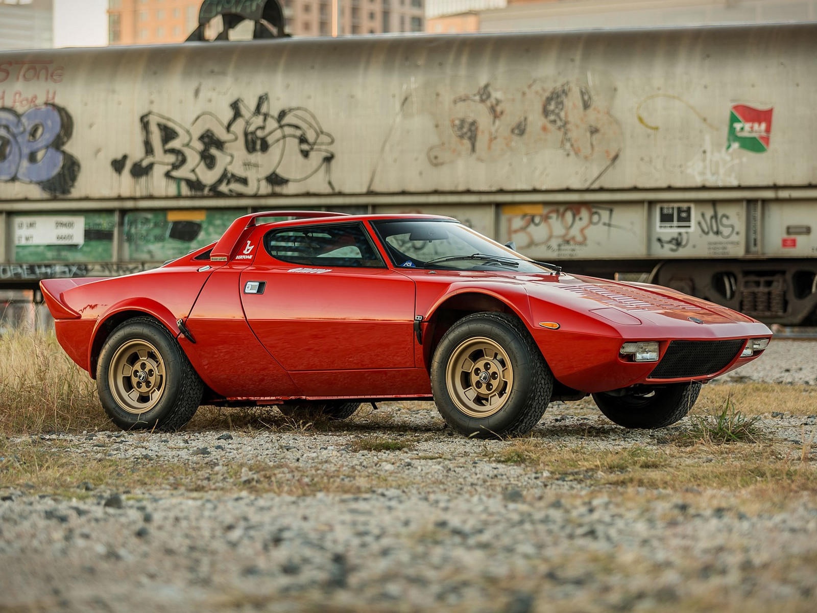 10 mau xe thuong mai duoc san xuat tu xe dua anh 20