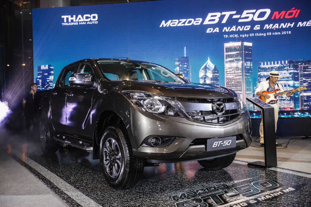Mazda BT-50 ban nang cap giua doi ra mat anh 1
