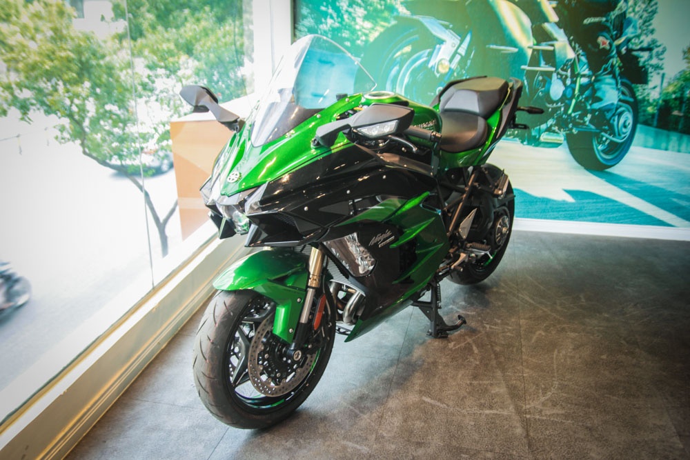 Kawasaki H2 SX SE dau tien tai Viet Nam anh 11