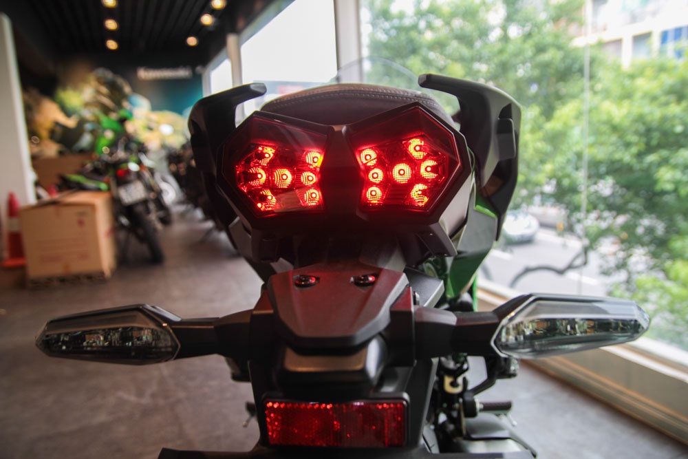 Kawasaki H2 SX SE dau tien tai Viet Nam anh 4