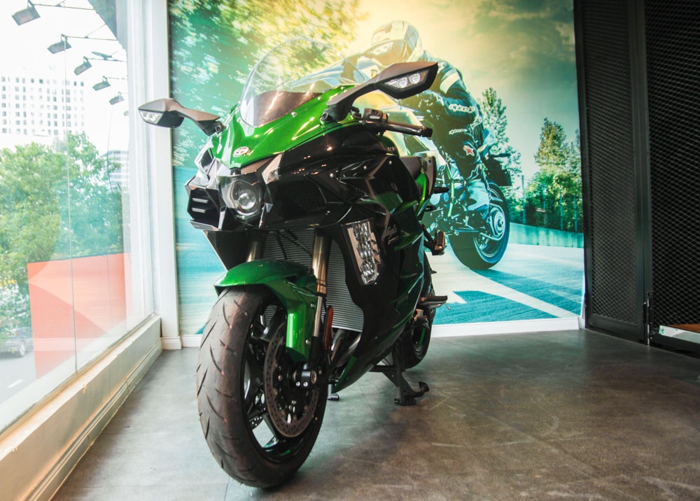 Sieu moto phuot Kawasaki Ninja H2 SX SE dau tien ve Viet Nam hinh anh