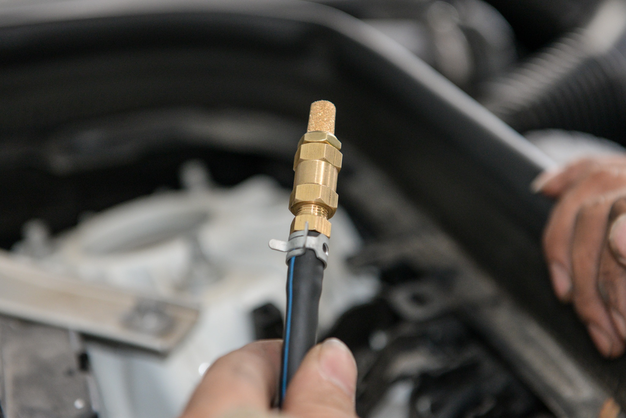 Mercedes phản hồi việc GLC vào nước cầu trước ảnh 3 Mercedes phan hoi viec GLC vao nuoc cau truoc anh 3