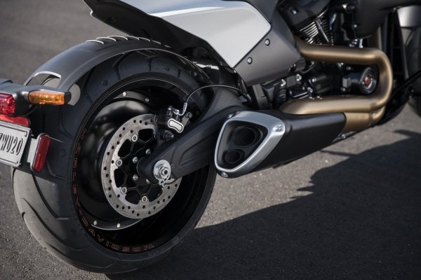 Harley-Davidson FXDR 114 2019 ra mat anh 5