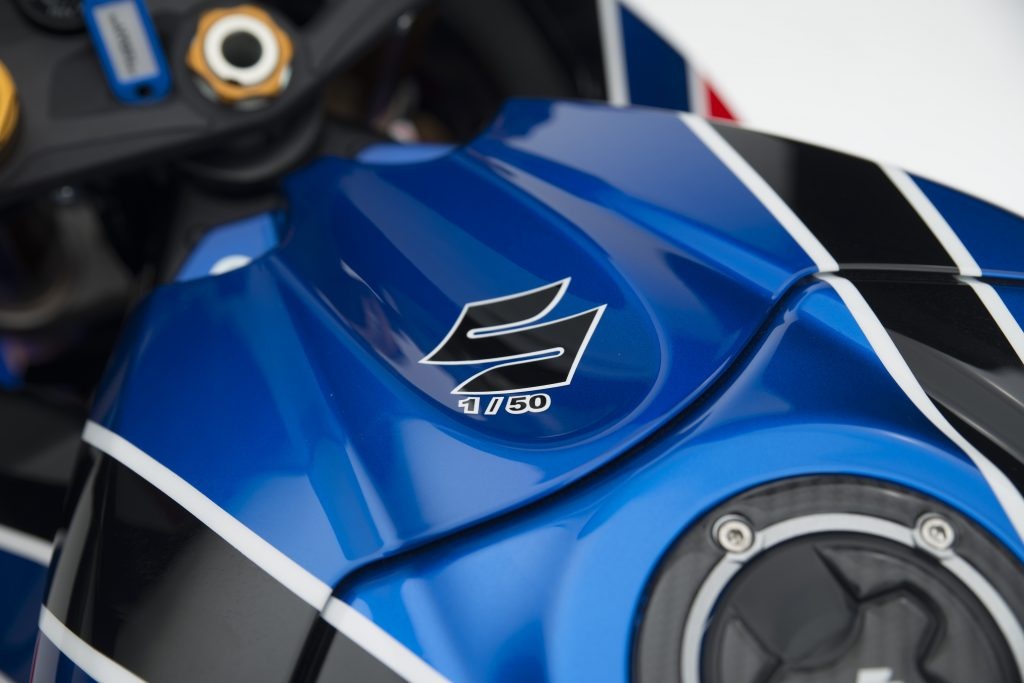 Siêu môtô Suzuki GSX-R1000R giá 25.783 USD ảnh 3 Sieu moto Suzuki GSX-R1000R gia 25.783 USD anh 3