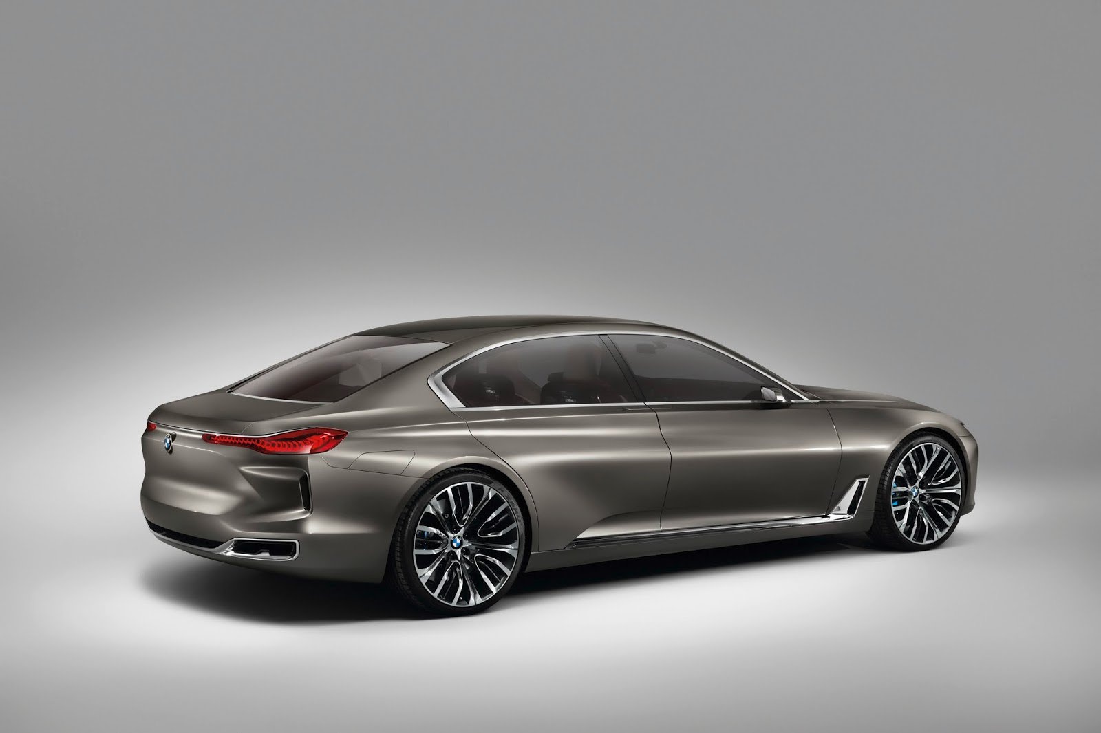 BMW 9 Series sap ra mat anh 3