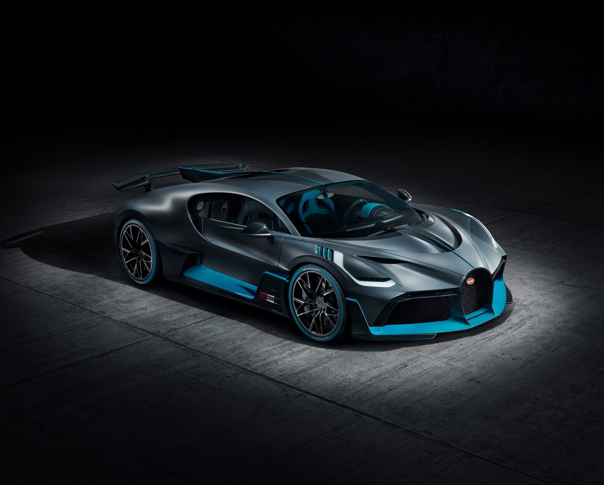 Sieu xe Bugatti Divo ra mat anh 12