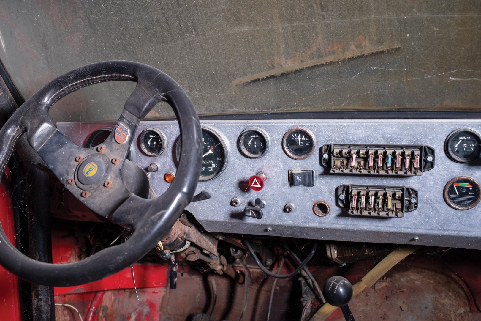 Xe dong nat Lada Niva 1981 gia 100.000 USD anh 7