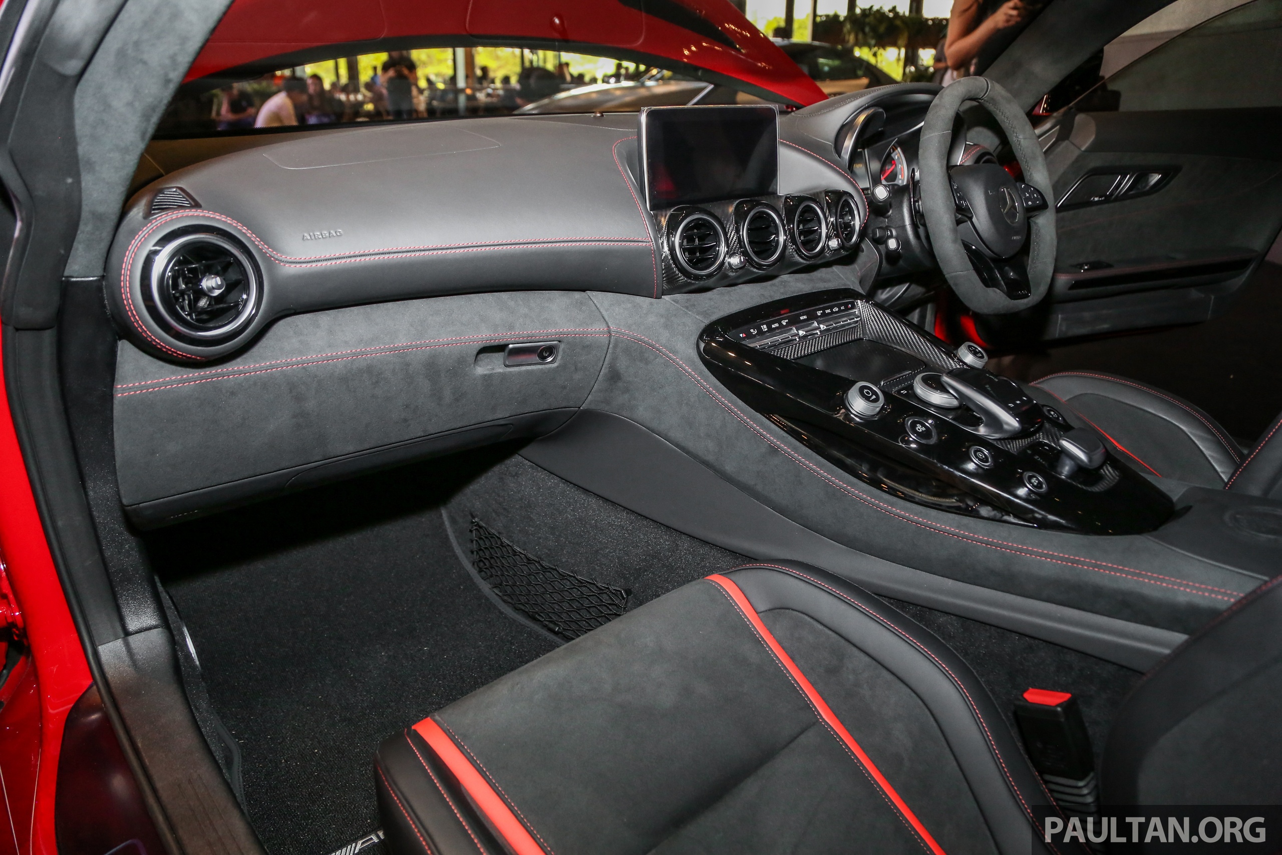 Mercedes-AMG GT C ra mat tai Malaysia anh 9