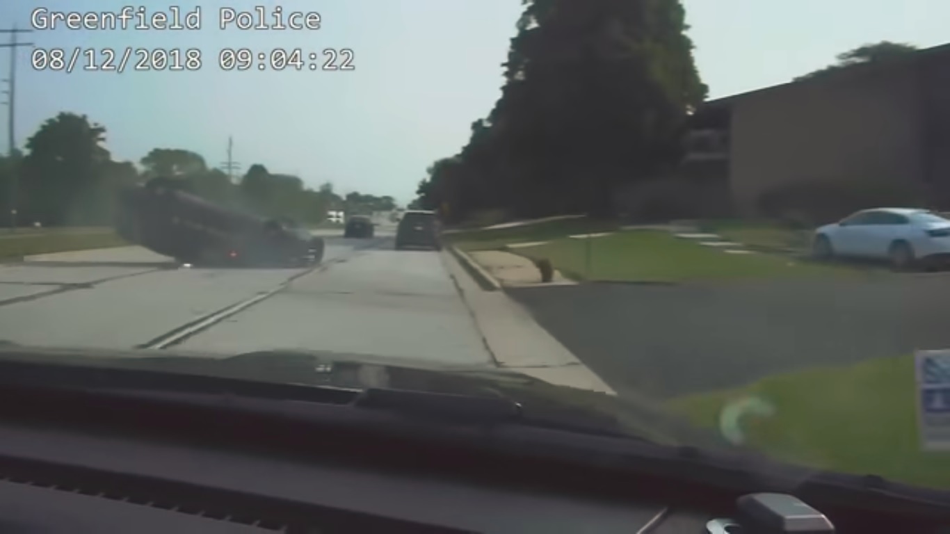 Canh ruot duoi nhu phim hanh dong cua canh sat My hinh anh