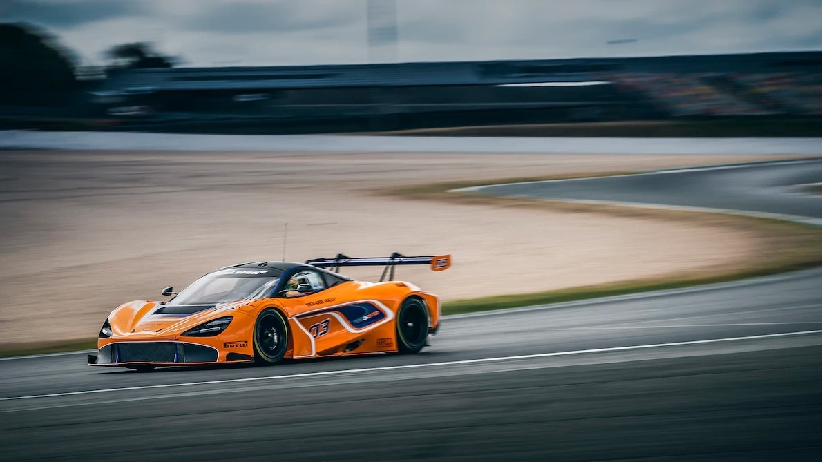 McLaren 720S GT3 anh 2