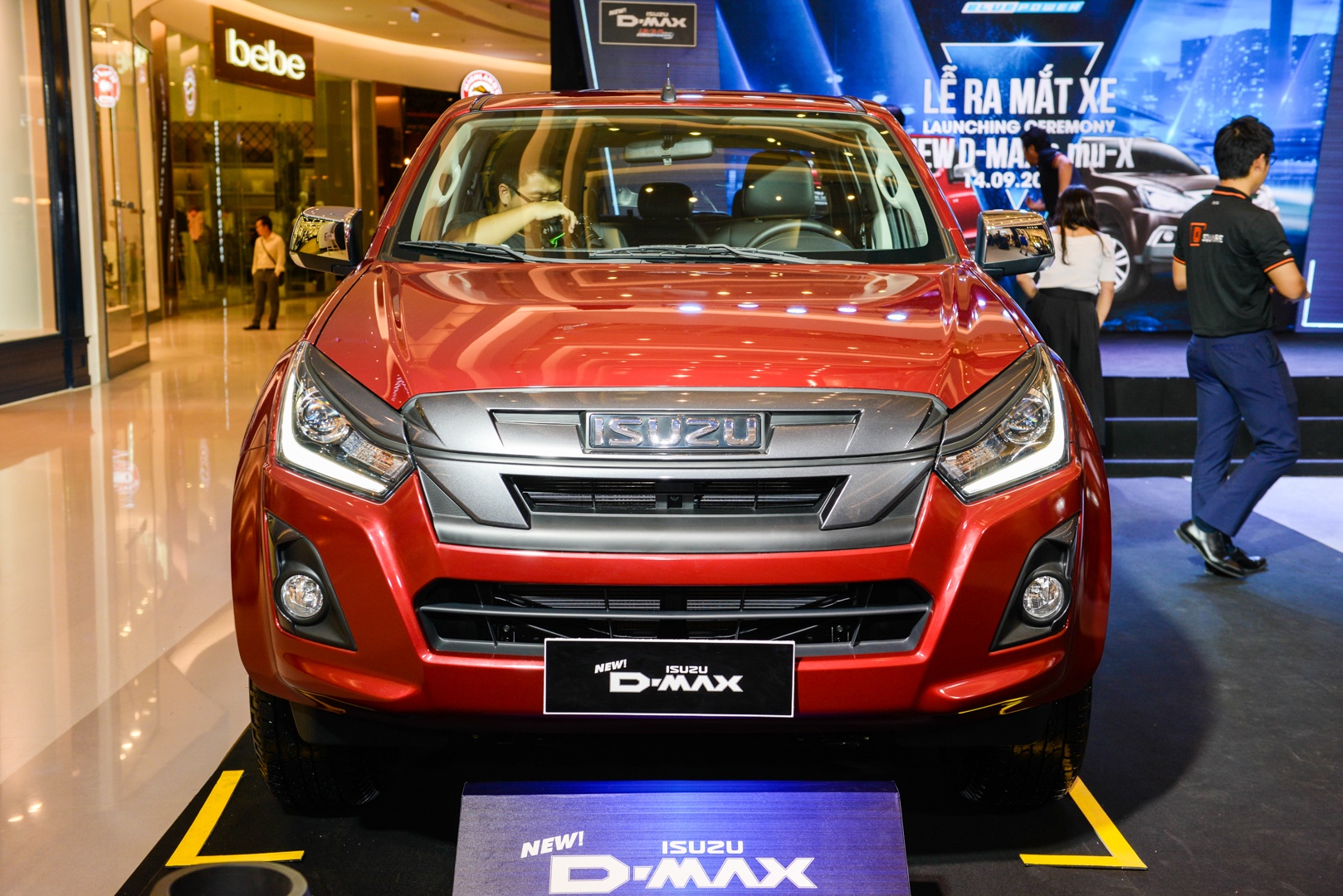 Chi tiet mau ban tai Isuzu D-Max 2018 vua ra mat tai VN hinh anh