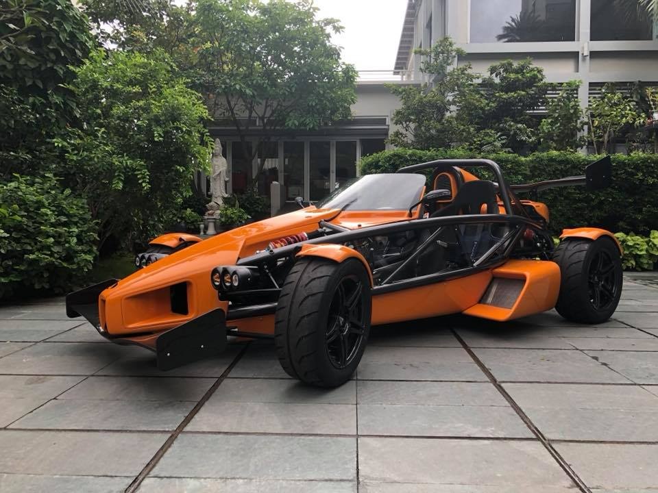 Xe dua Ariel Atom 3S lan banh tren pho Sai Gon hinh anh