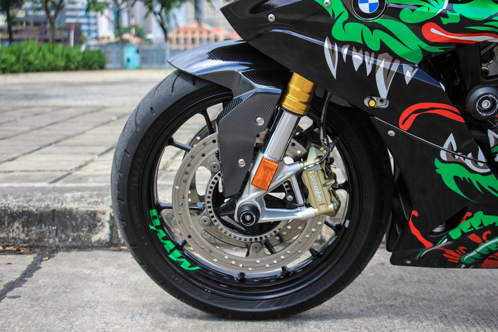 BMW S1000RR phong cach Yakuza anh 5