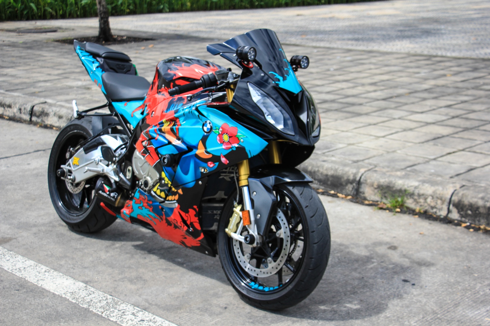 BMW S1000RR phong cach Yakuza anh 1