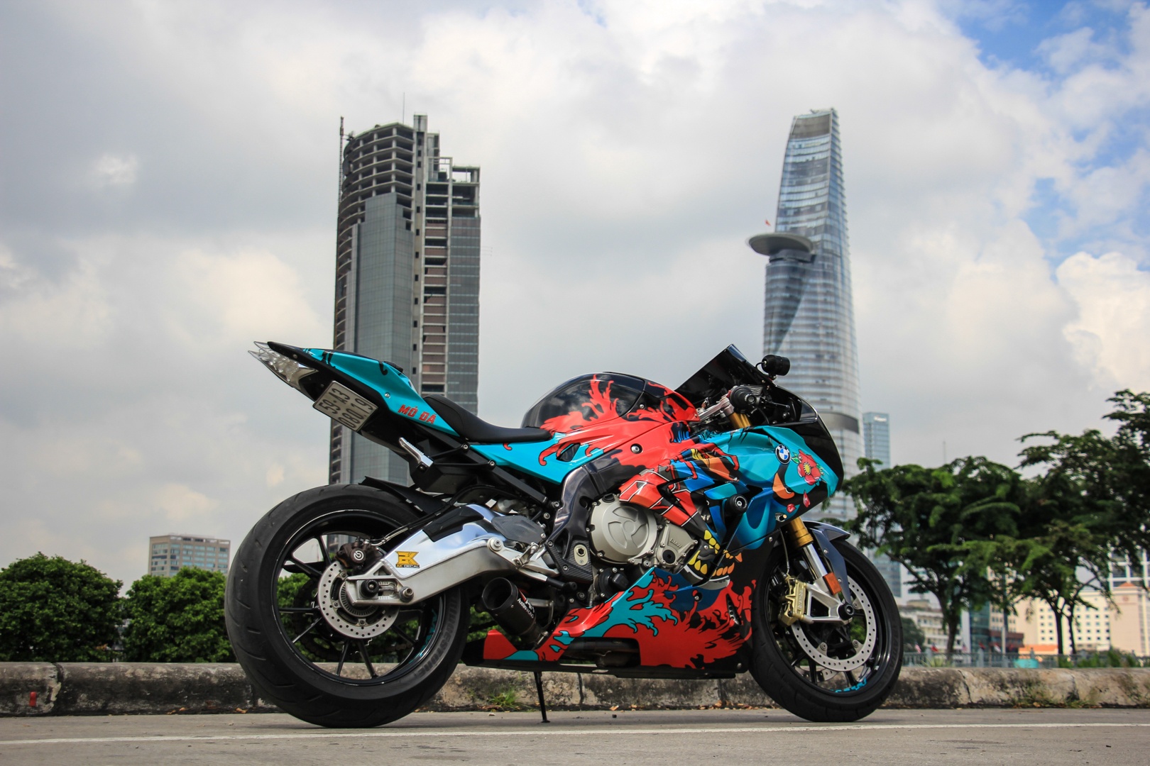 BMW S1000RR phong cach Yakuza anh 2
