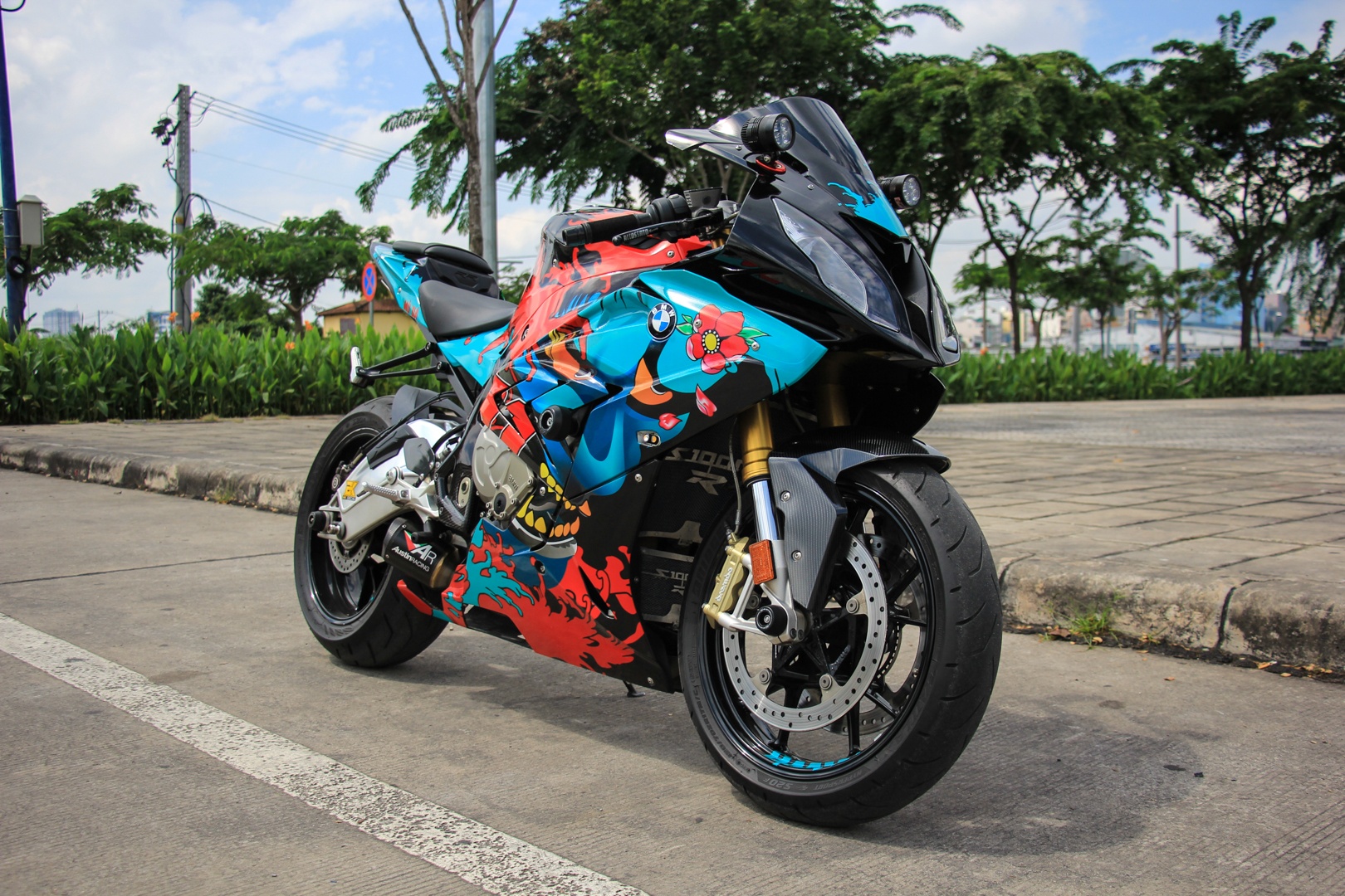 BMW S1000RR phong cach Yakuza anh 4